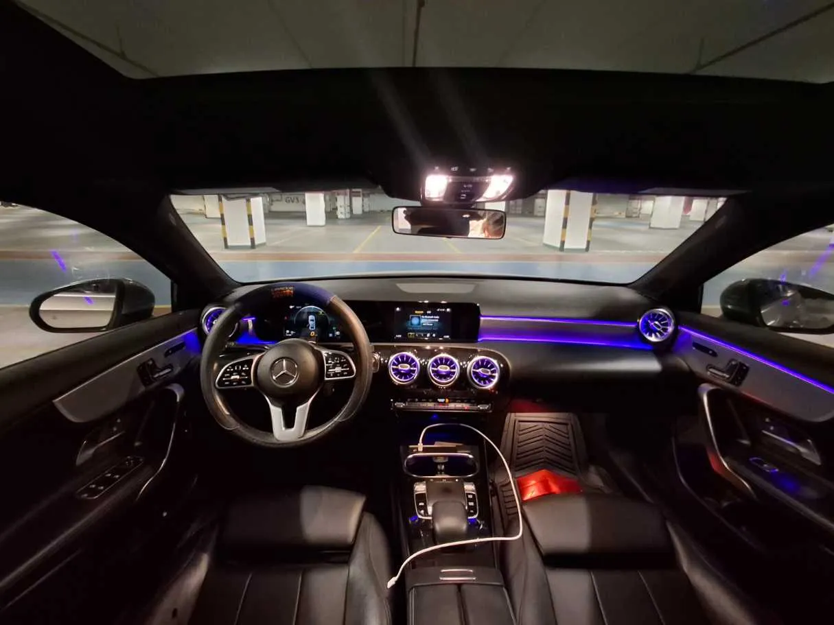 Car image 17