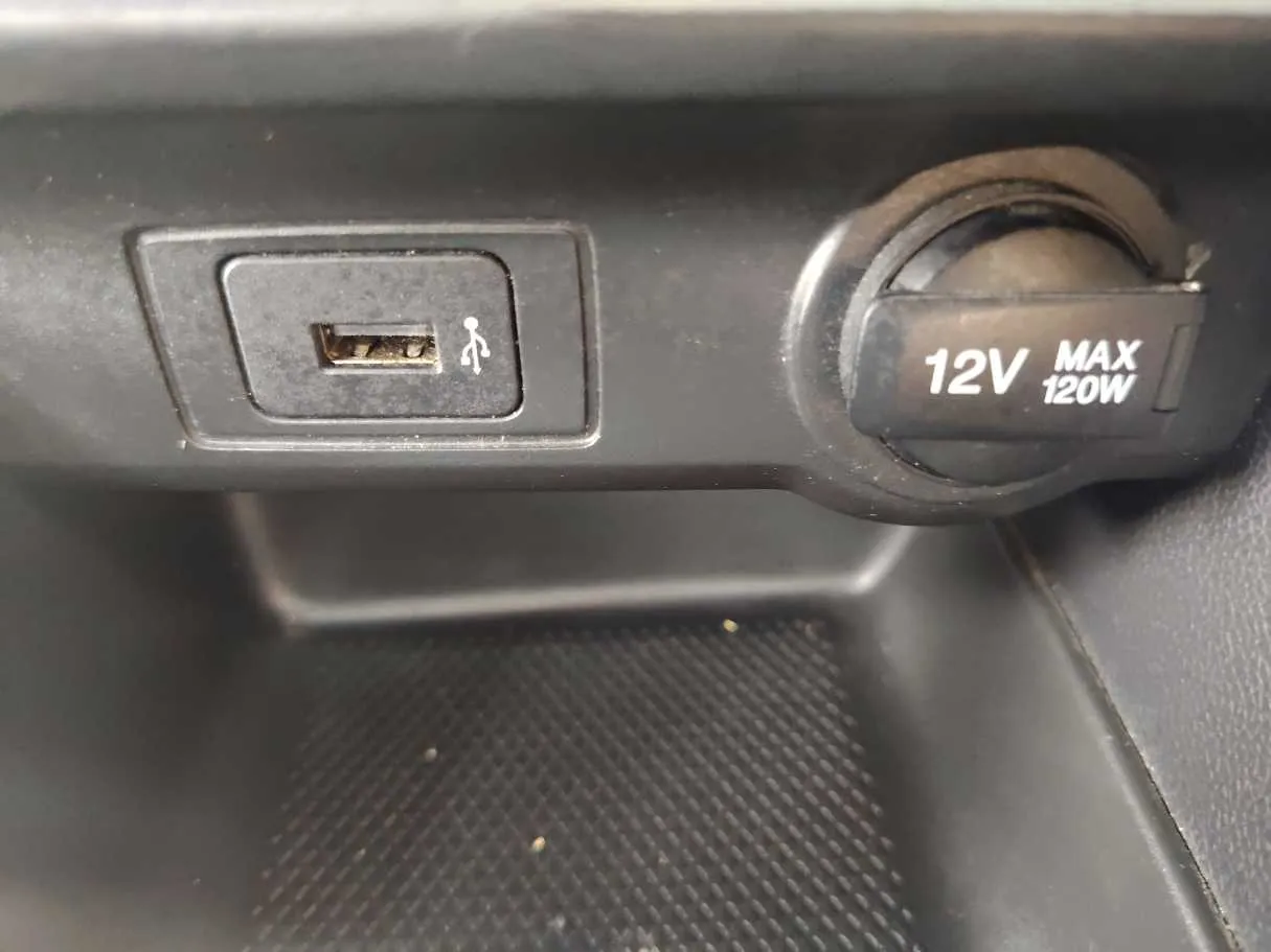 Car image 27