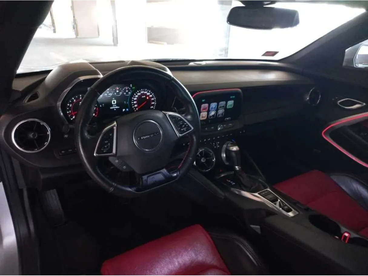 Car image 11