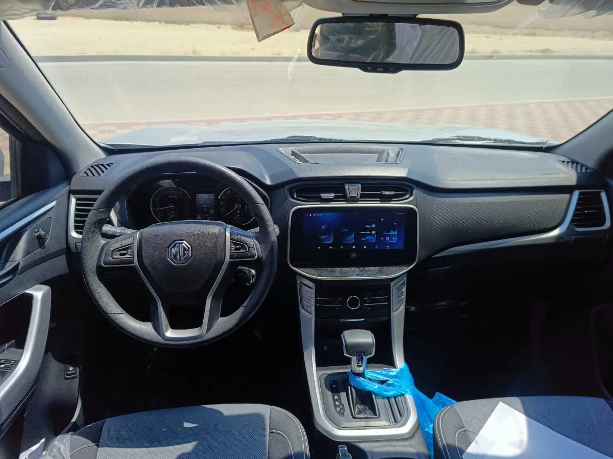 Car image 19