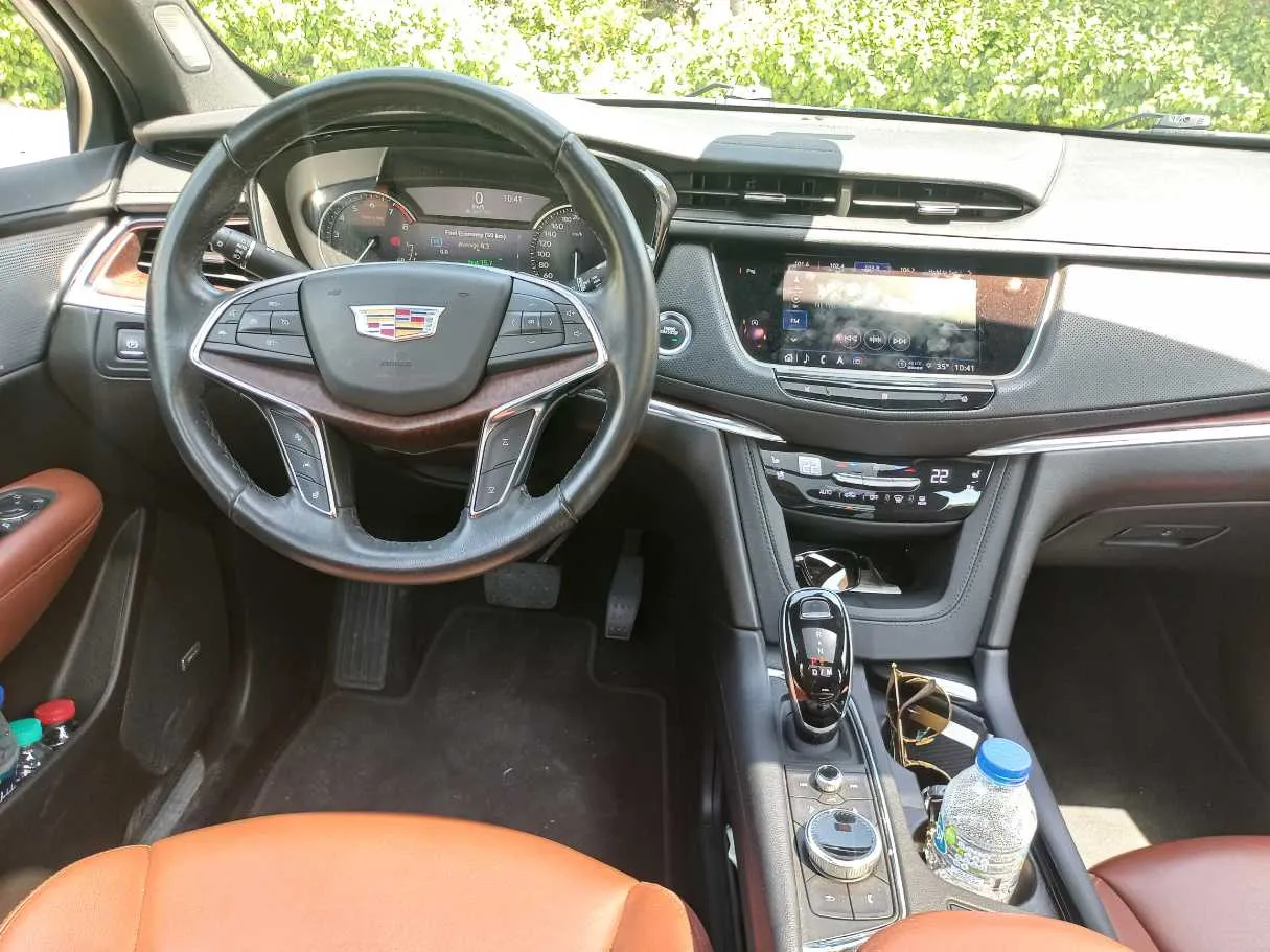 Car image 18