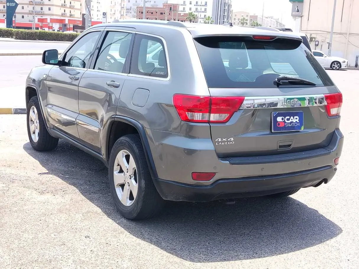 Car image 7