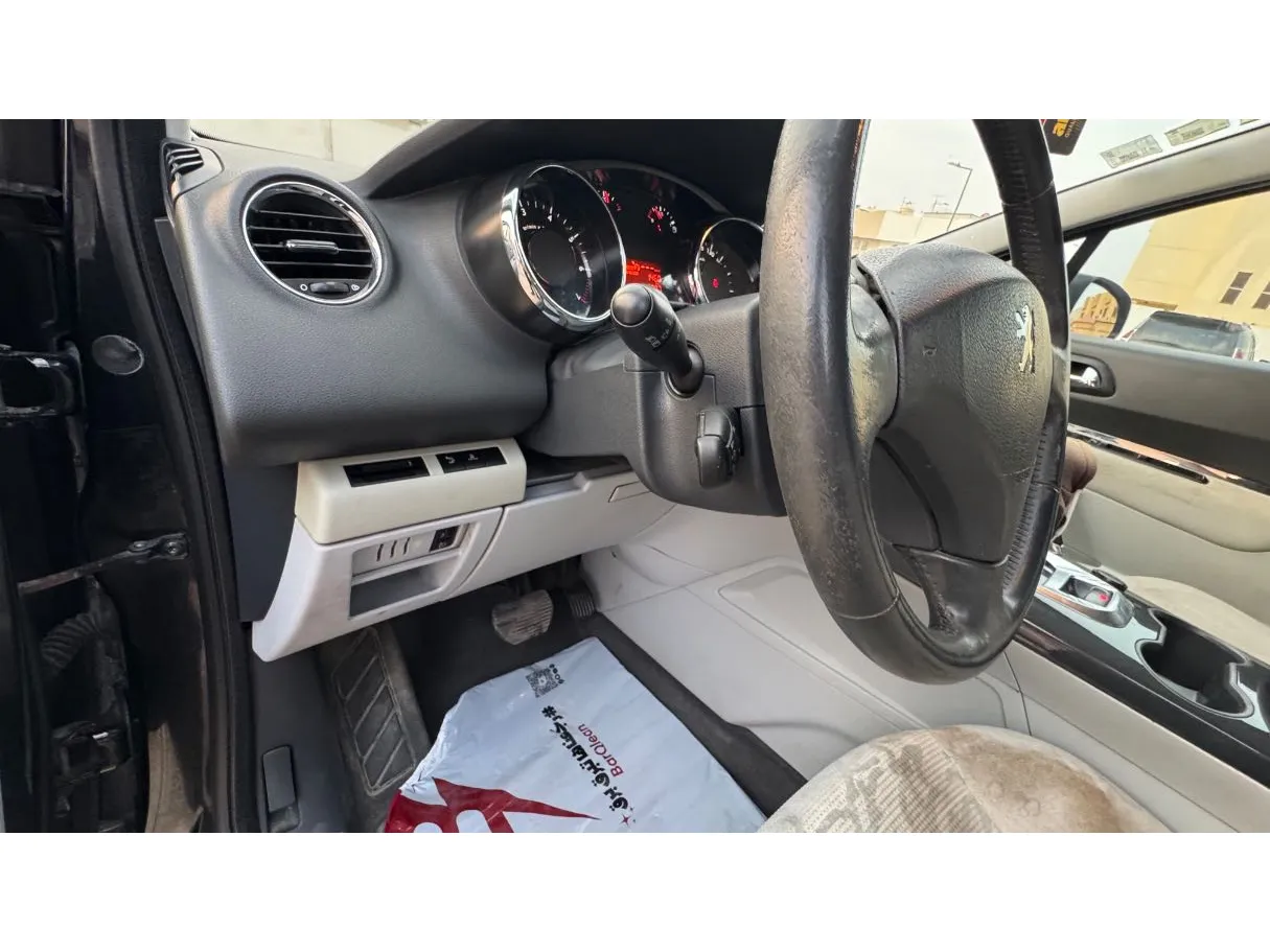 Car image 21