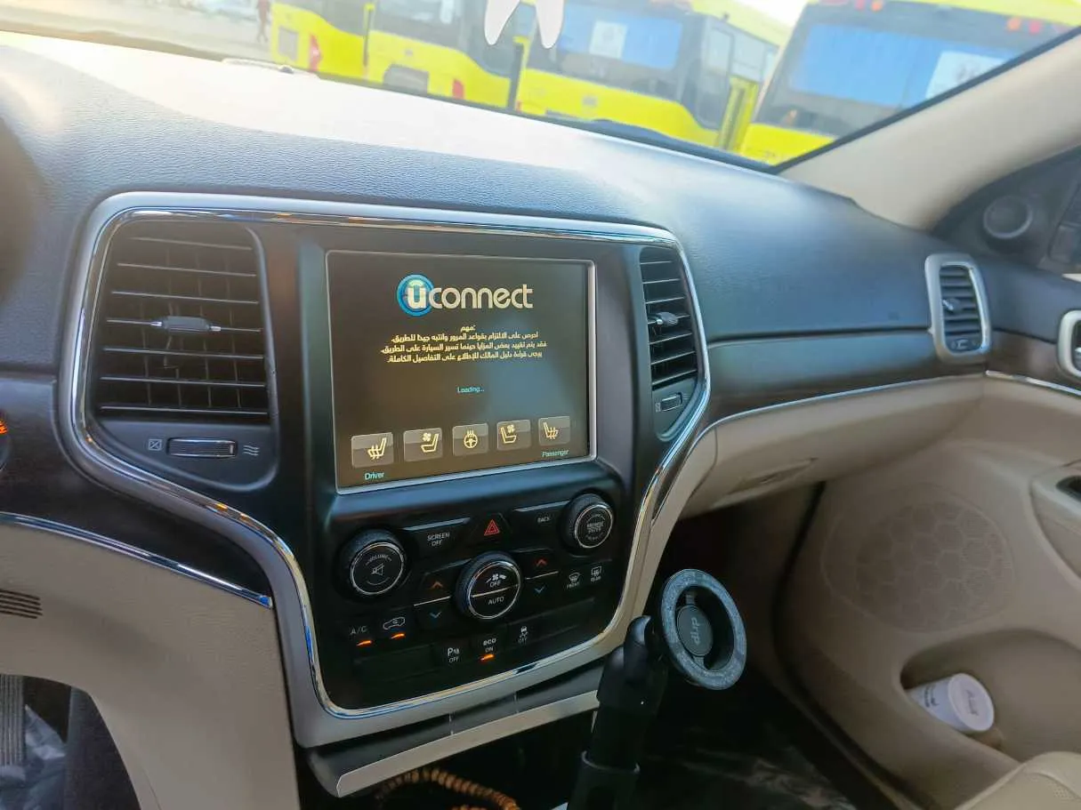 Car image 27