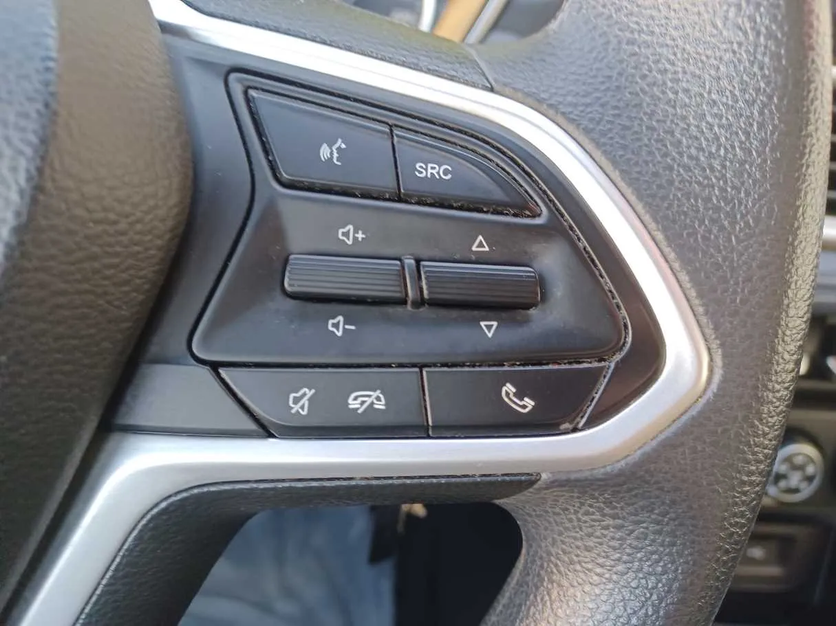 Car image 22