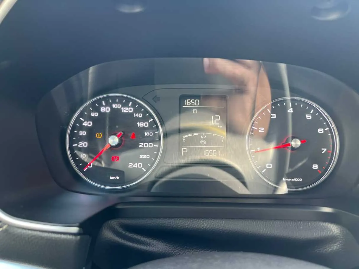 Car image 20