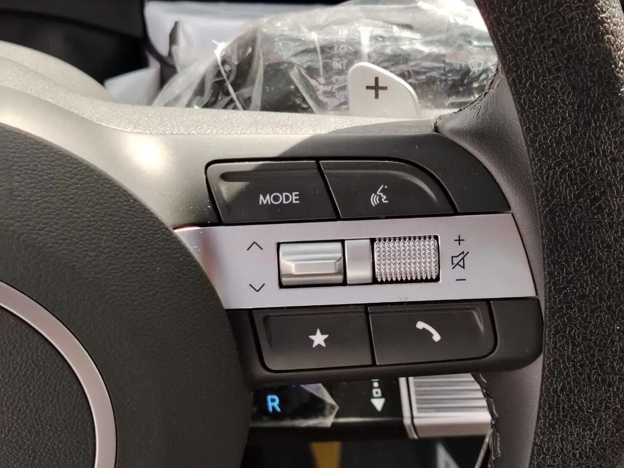 Car image 34