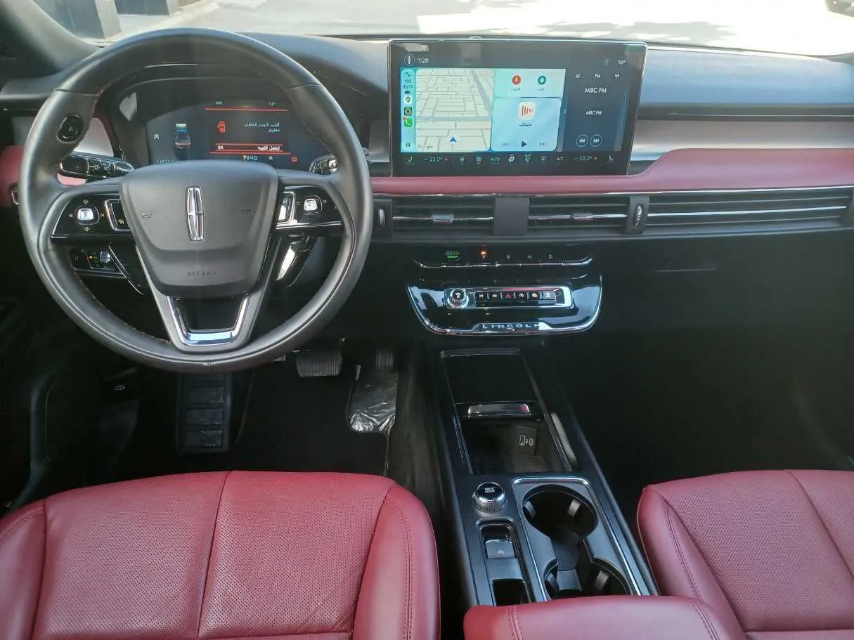 Car image 19