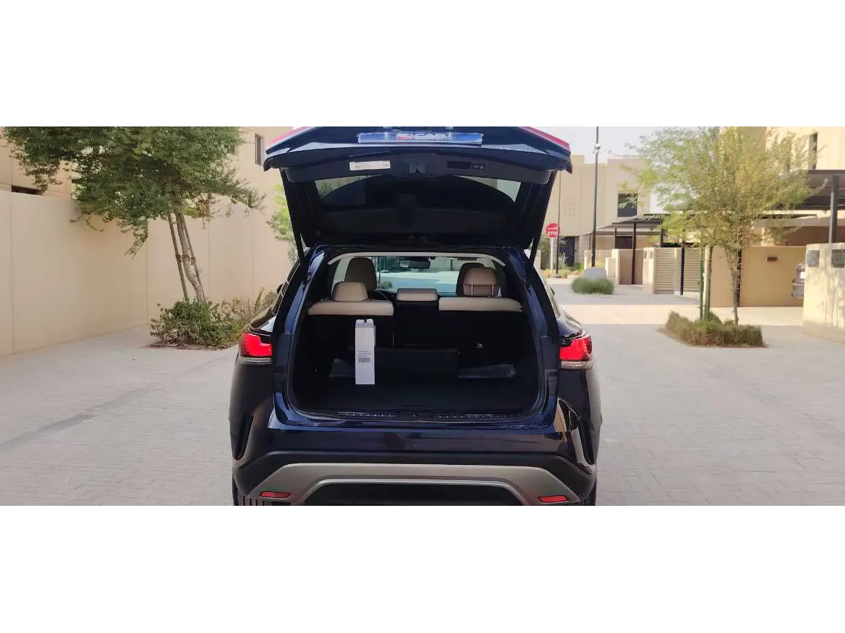 Car image 23
