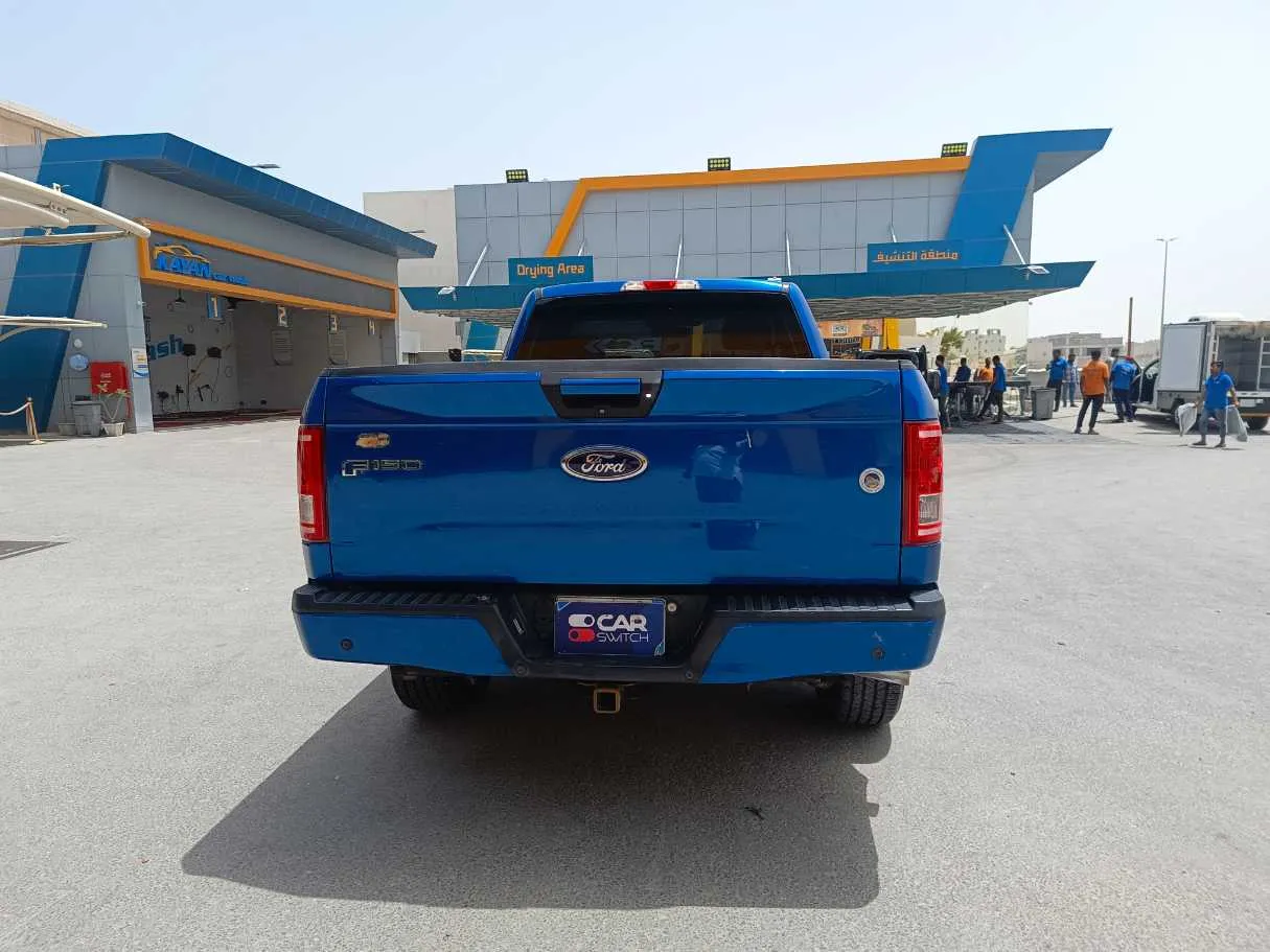 Car image 6