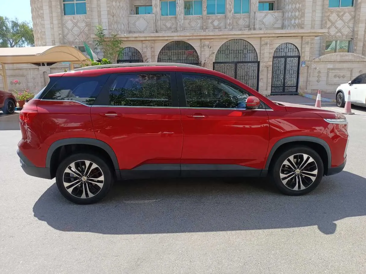 Car image 4