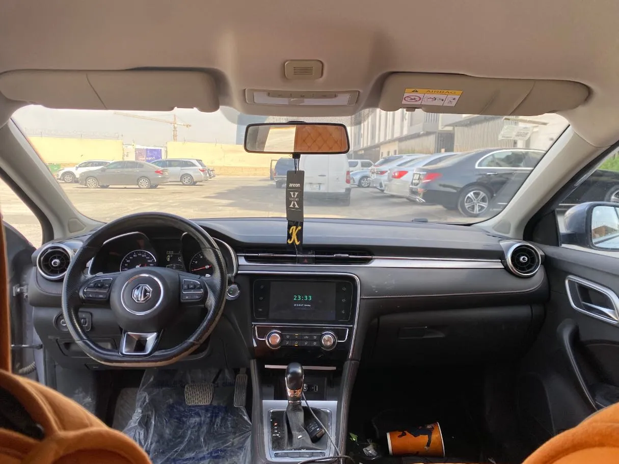 Car image 15