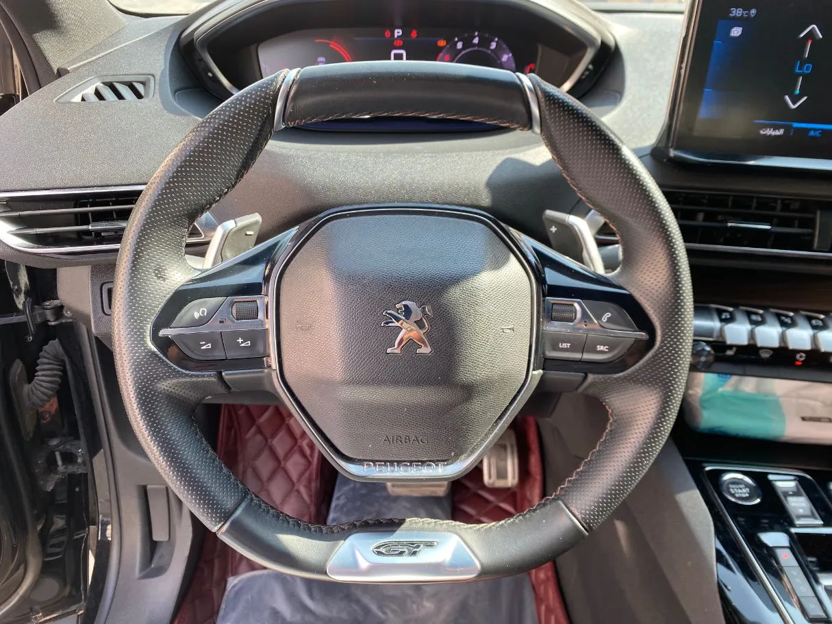 Car image 16
