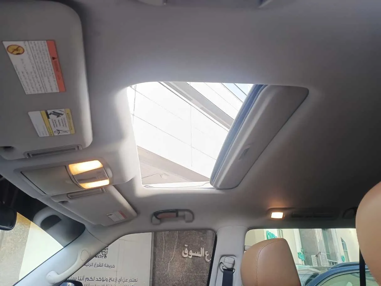 Car image 26