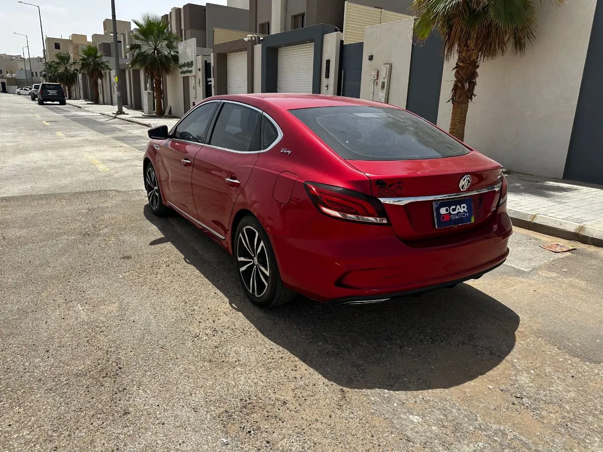 Car image 7