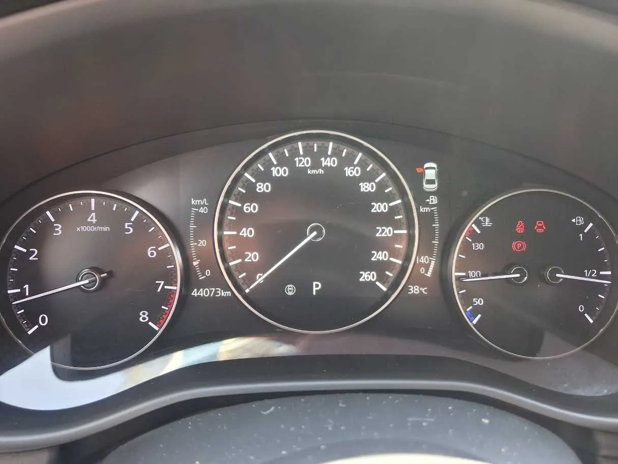Car image 18