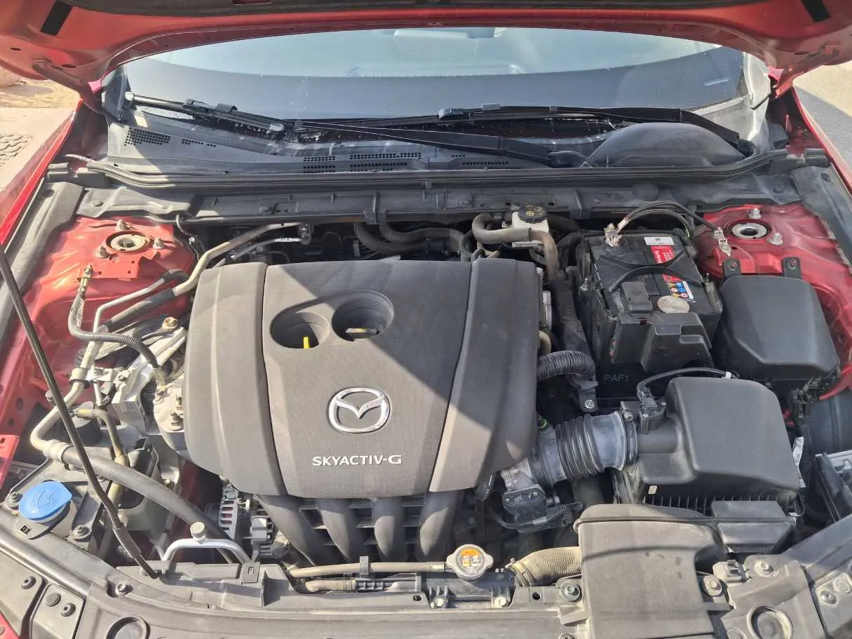 Car image 19