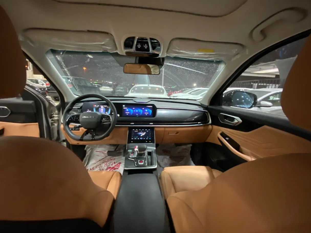 Car image 10