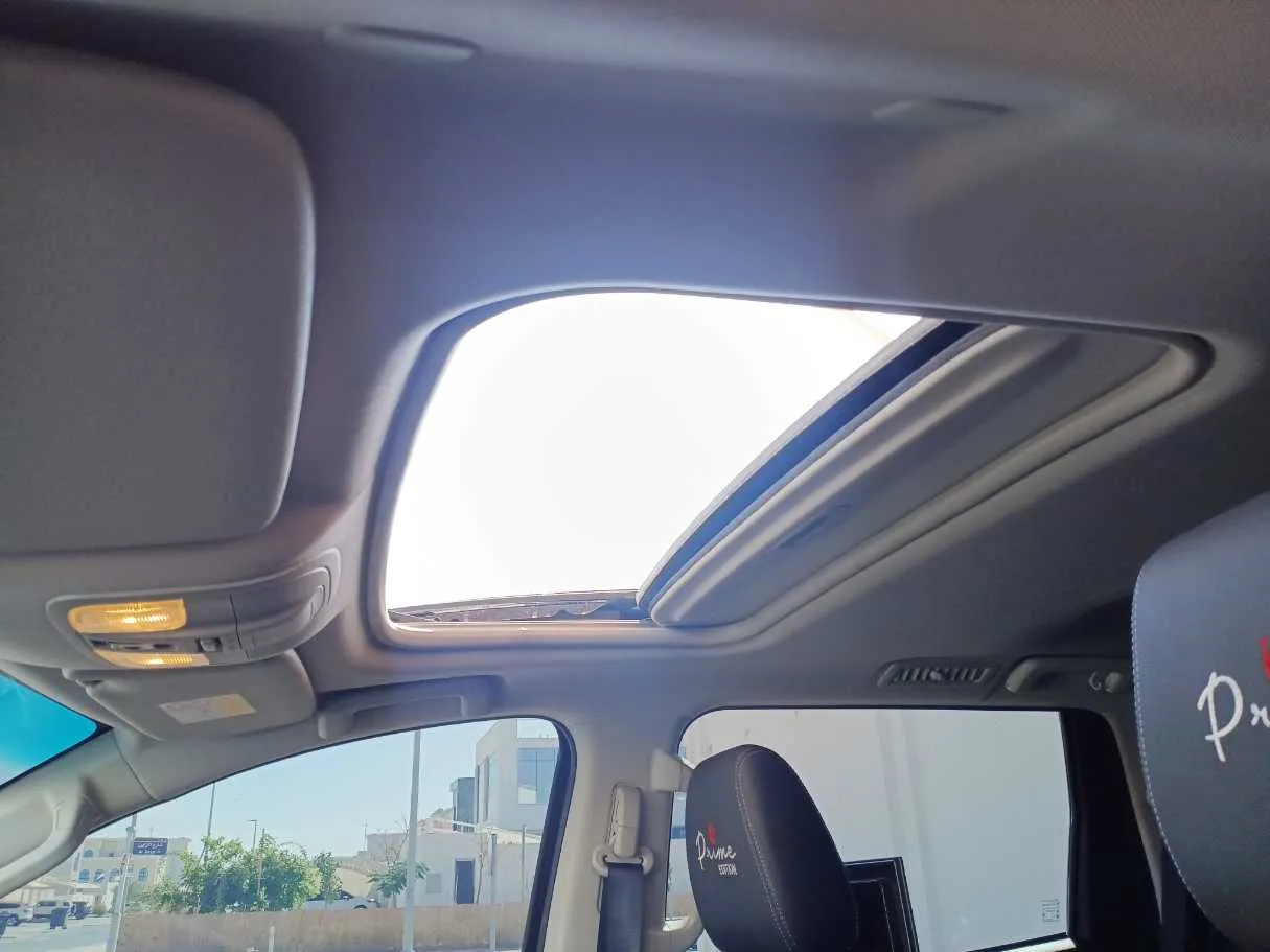 Car image 23