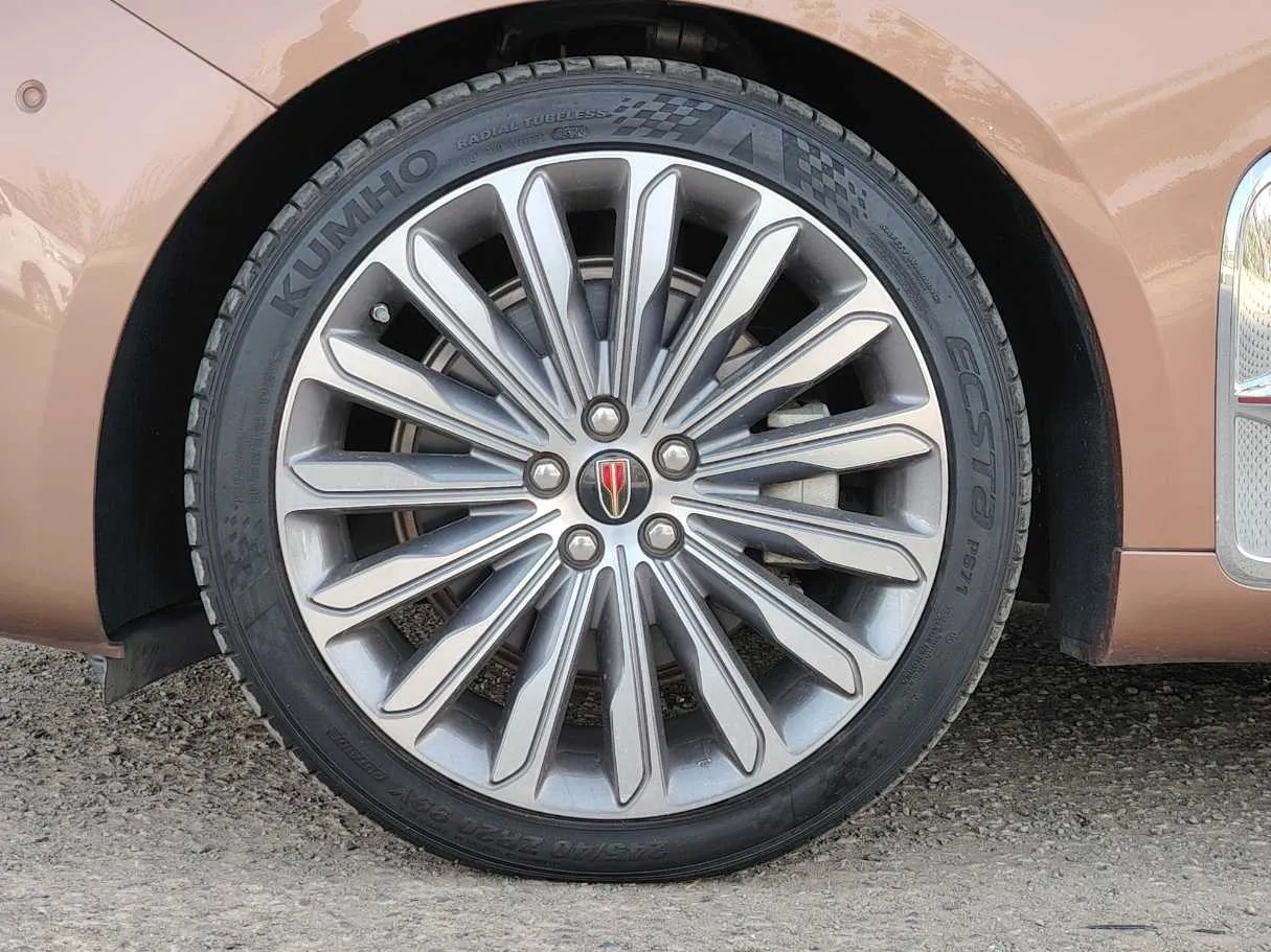 Car image 10