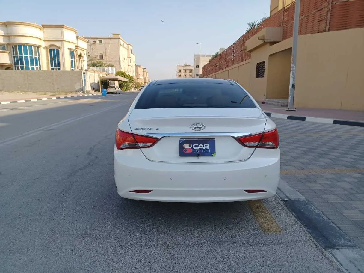 Car image 6