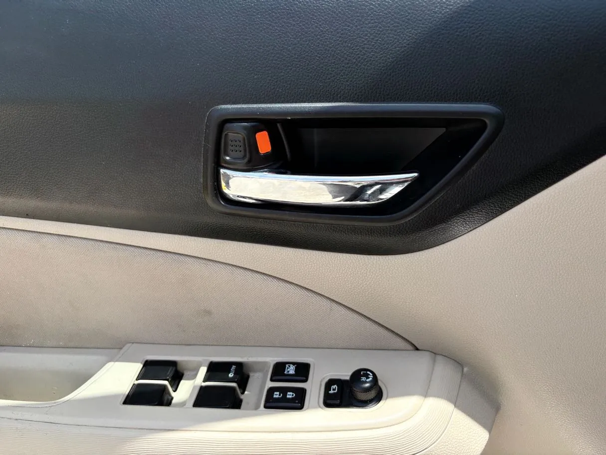 Car image 24