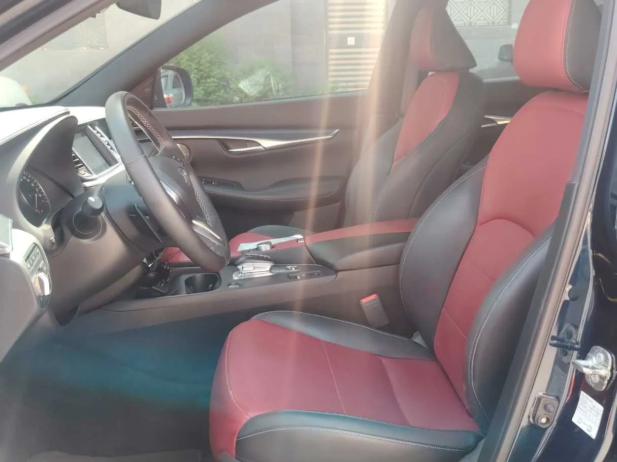 Car image 13