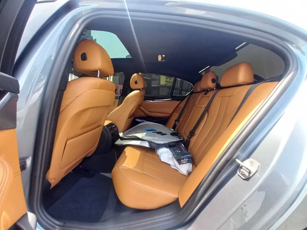 Car image 13