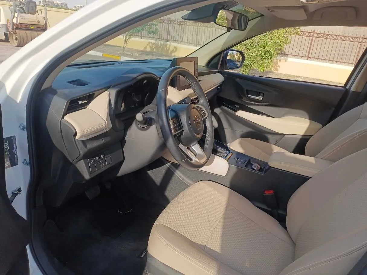 Car image 11