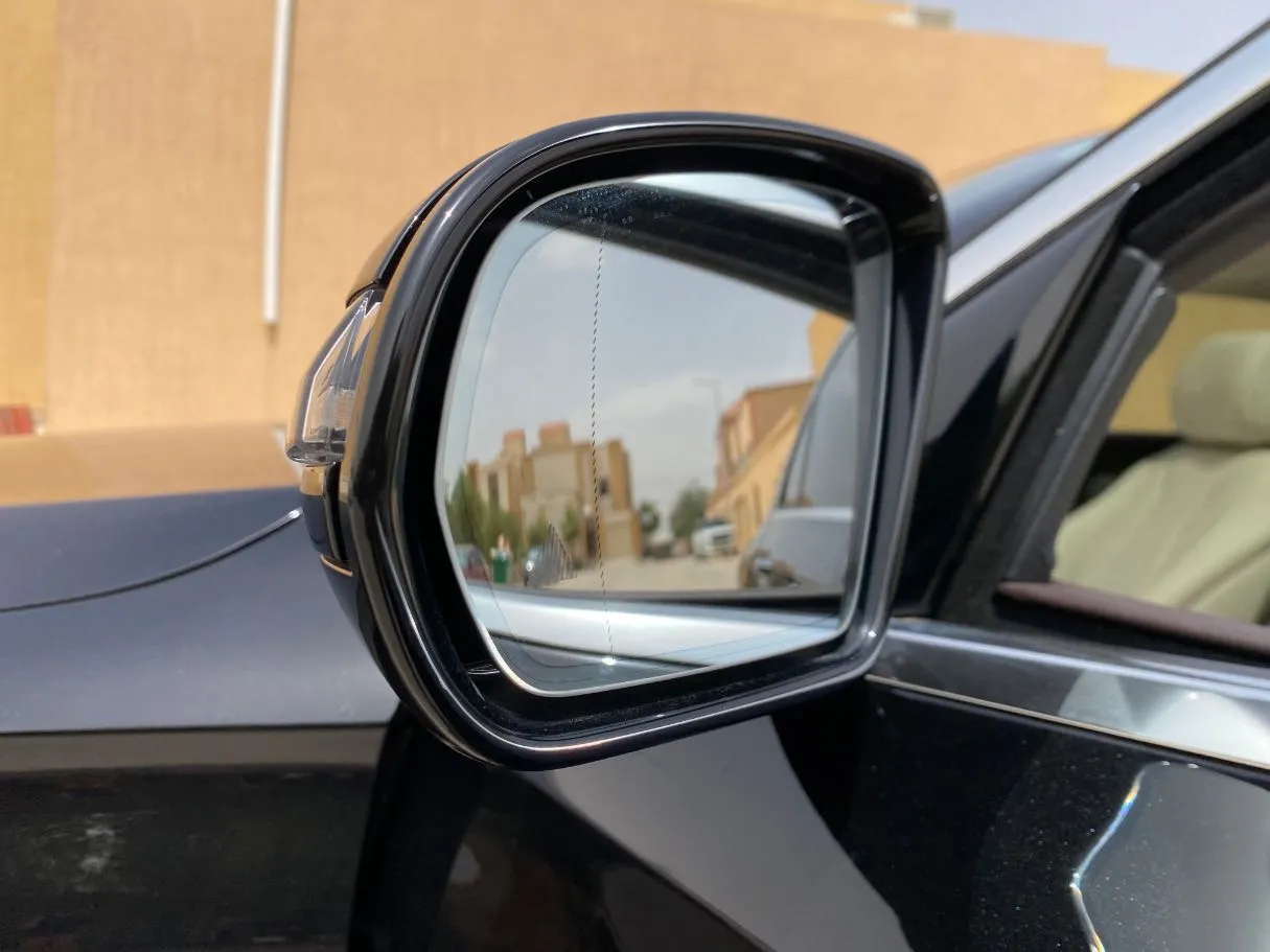 Car image 27