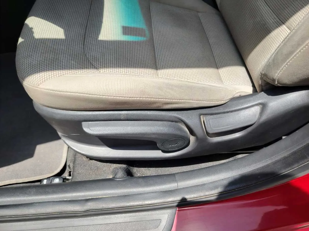 Car image 43