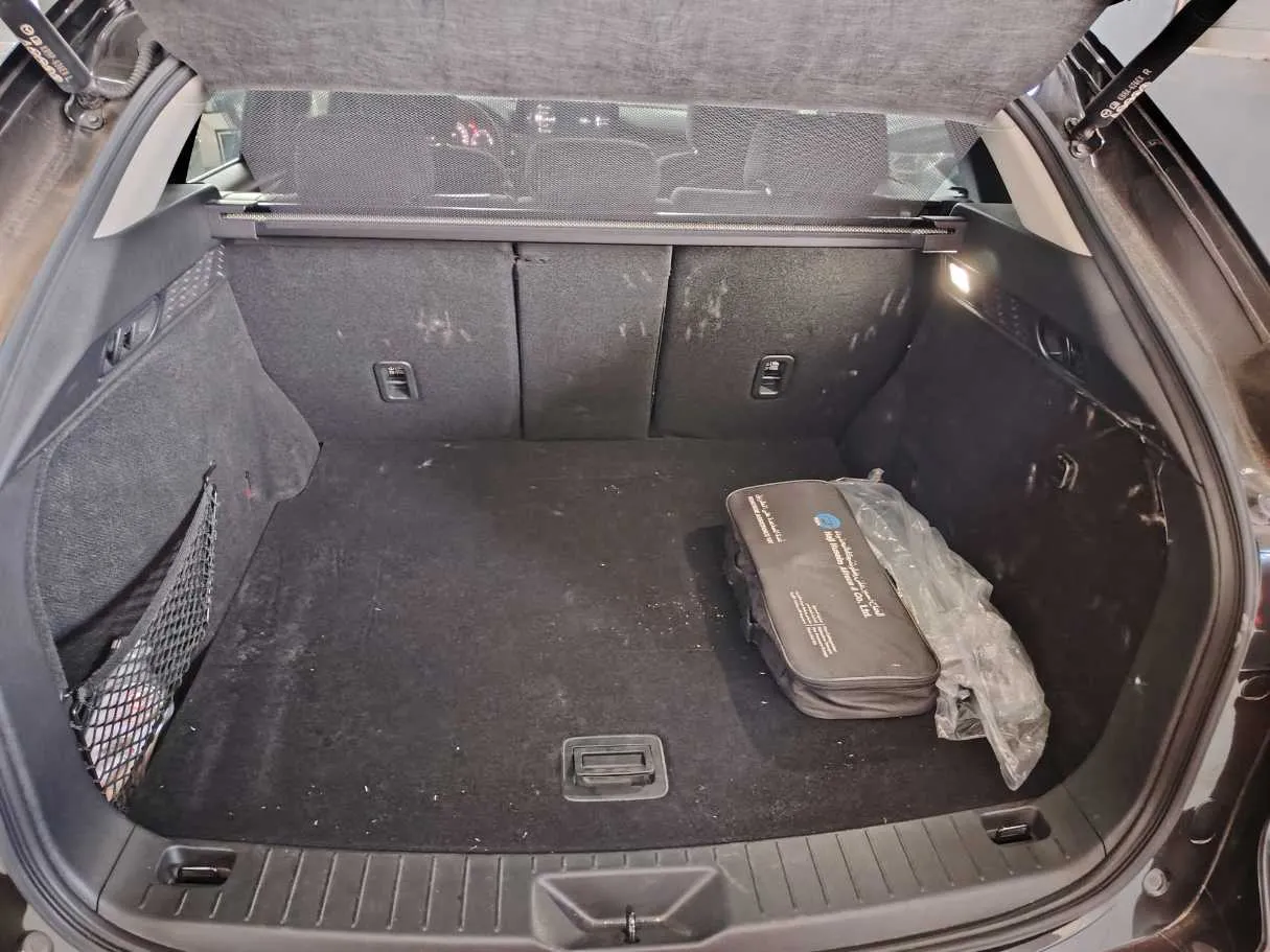 Car image 30