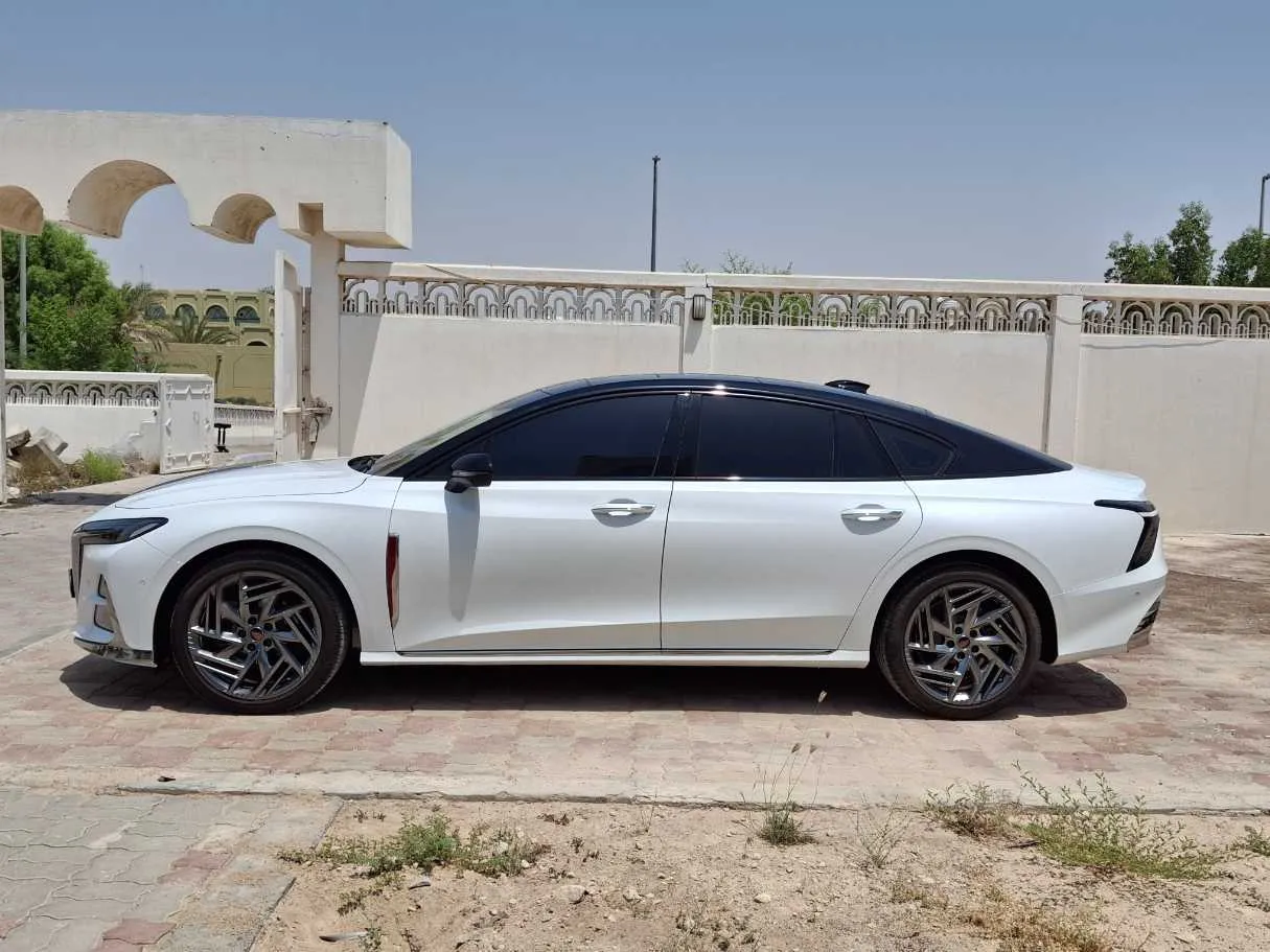 Car image 8