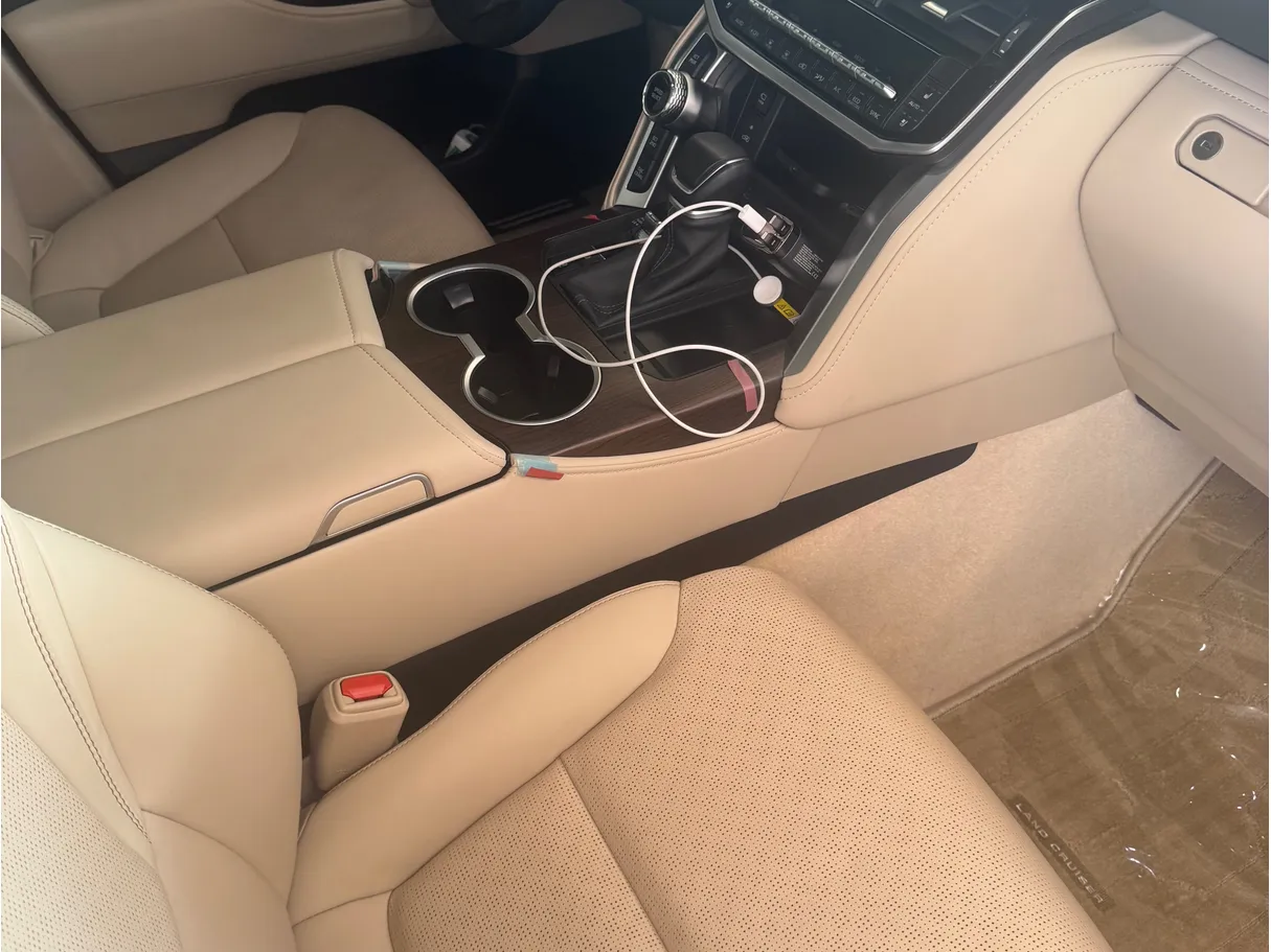 Car image 7