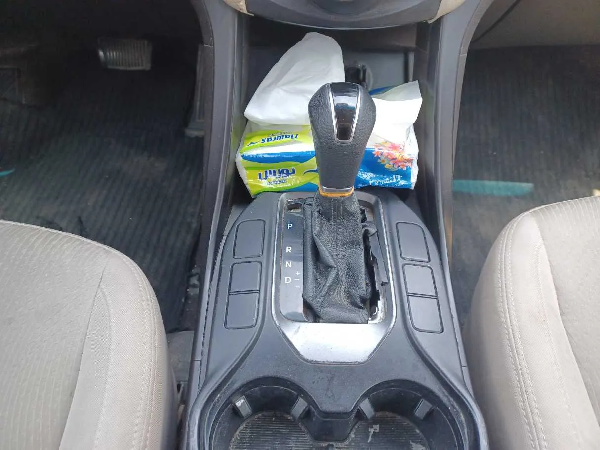 Car image 14