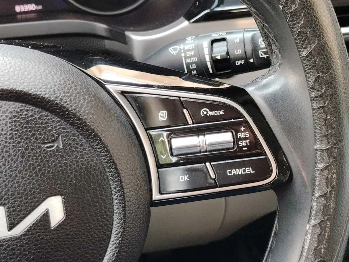 Car image 28