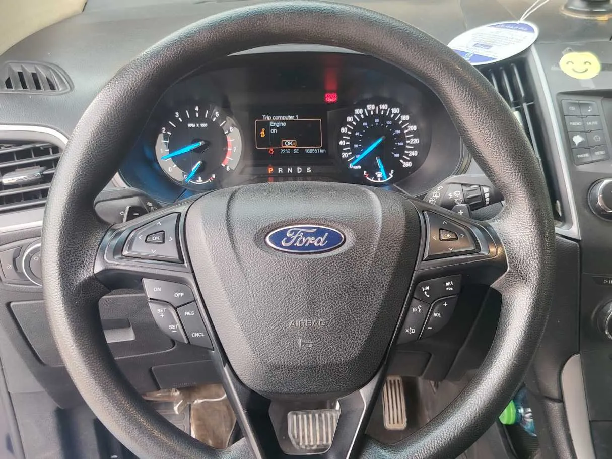 Car image 17