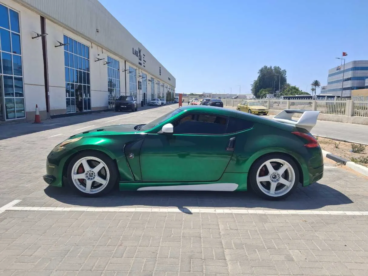 Car image 4