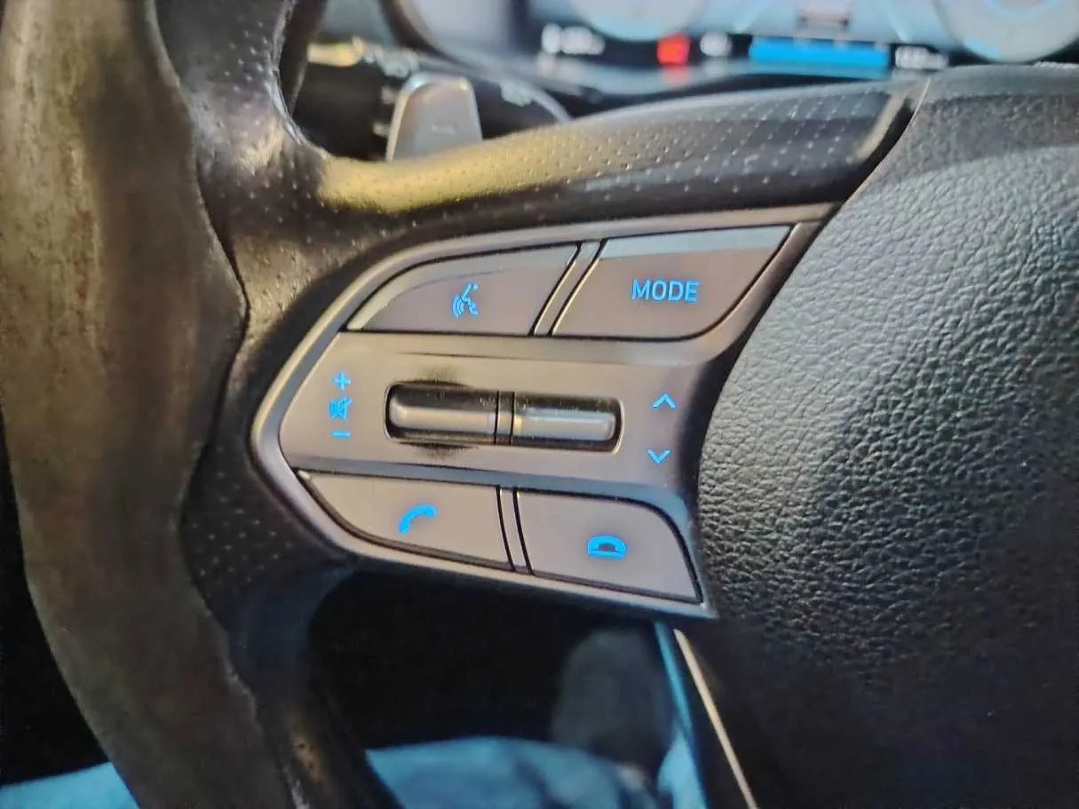 Car image 37