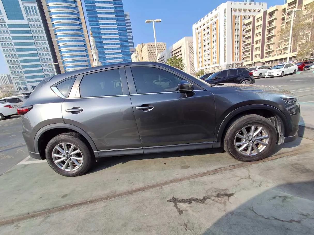 Car image 3