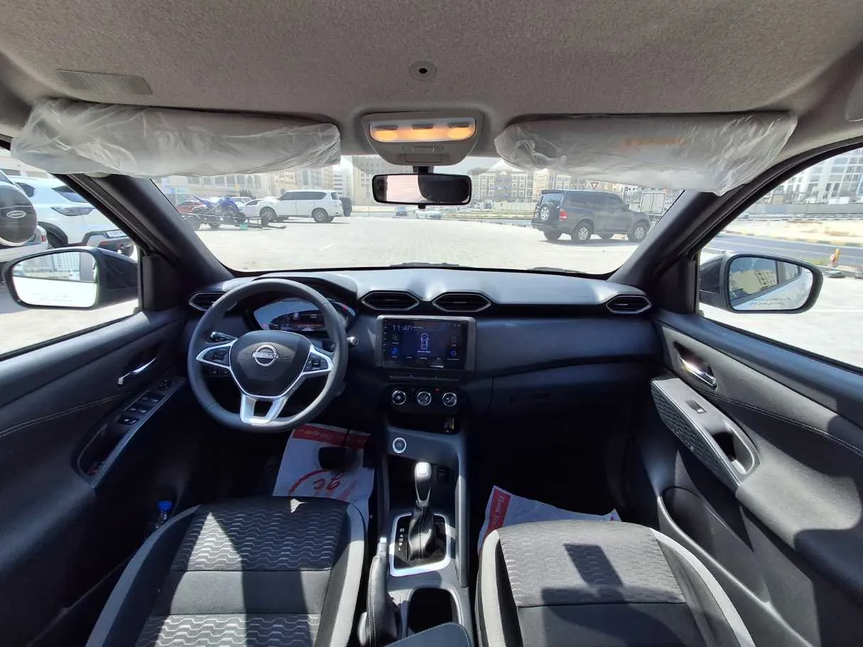 Car image 14