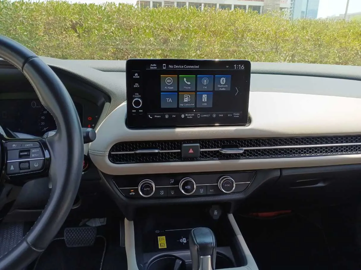 Car image 16