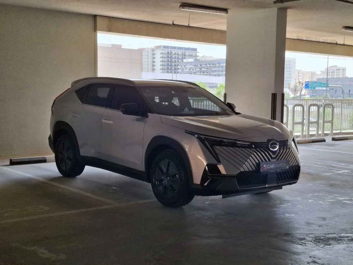 Car image 3