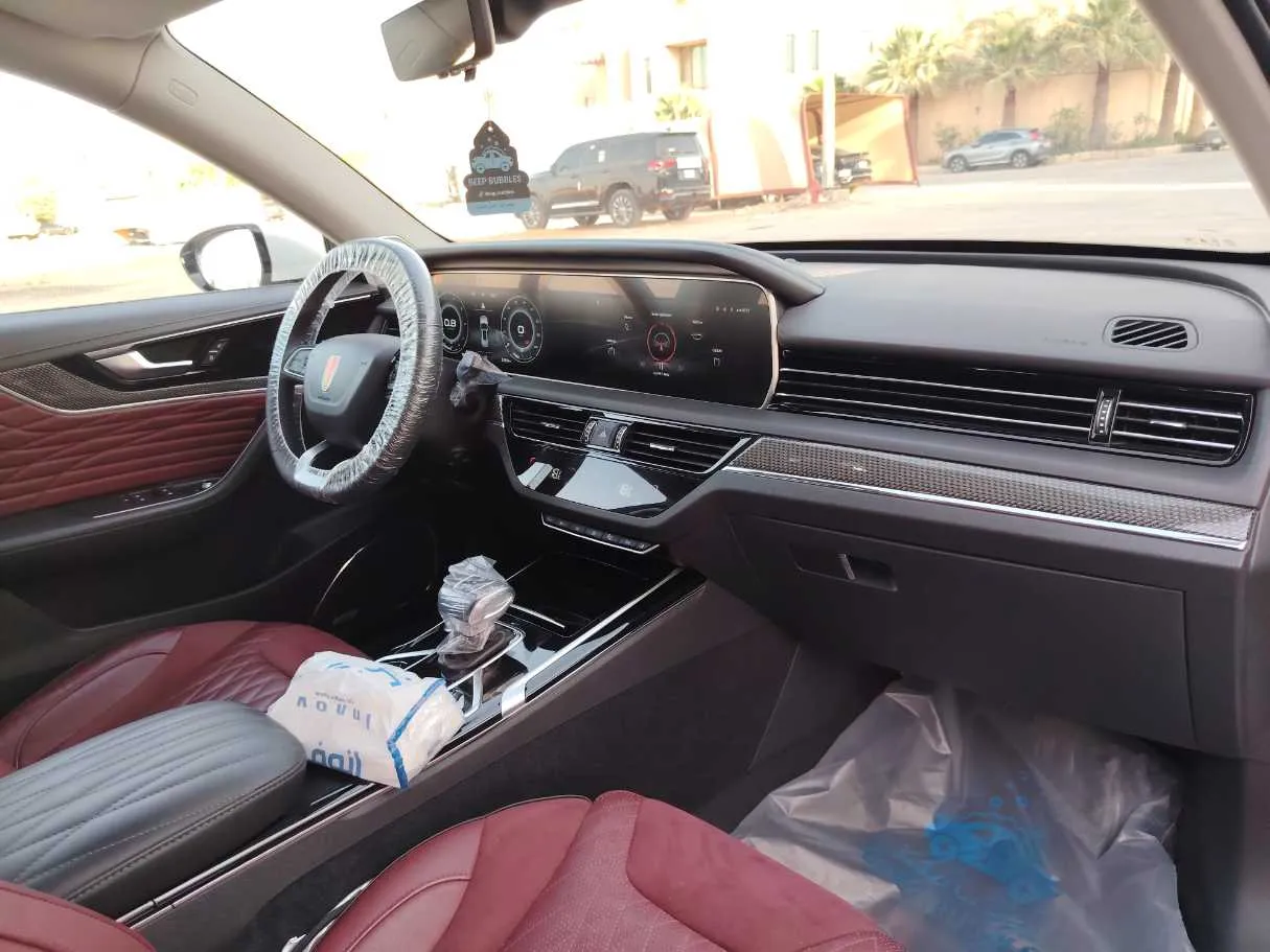 Car image 14