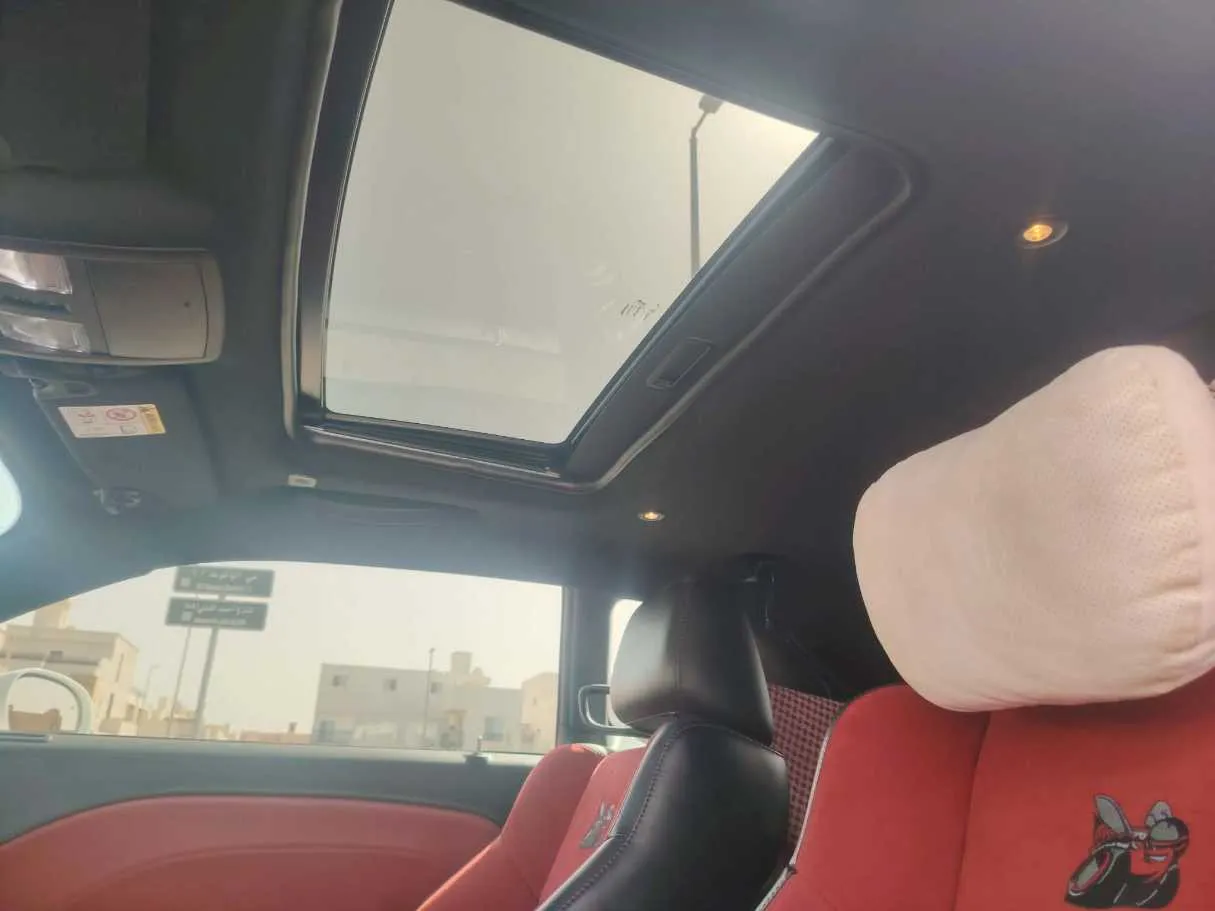 Car image 40