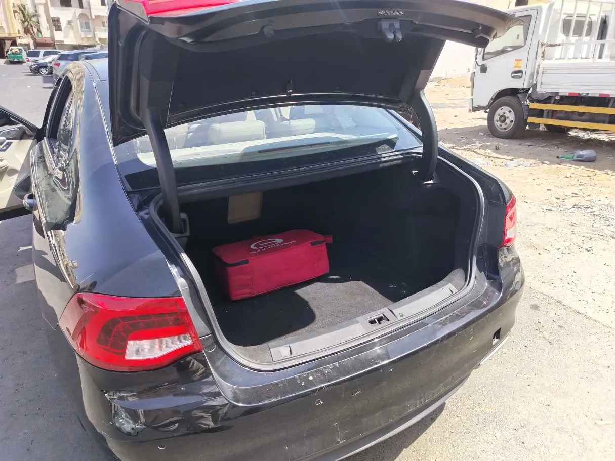 Car image 31