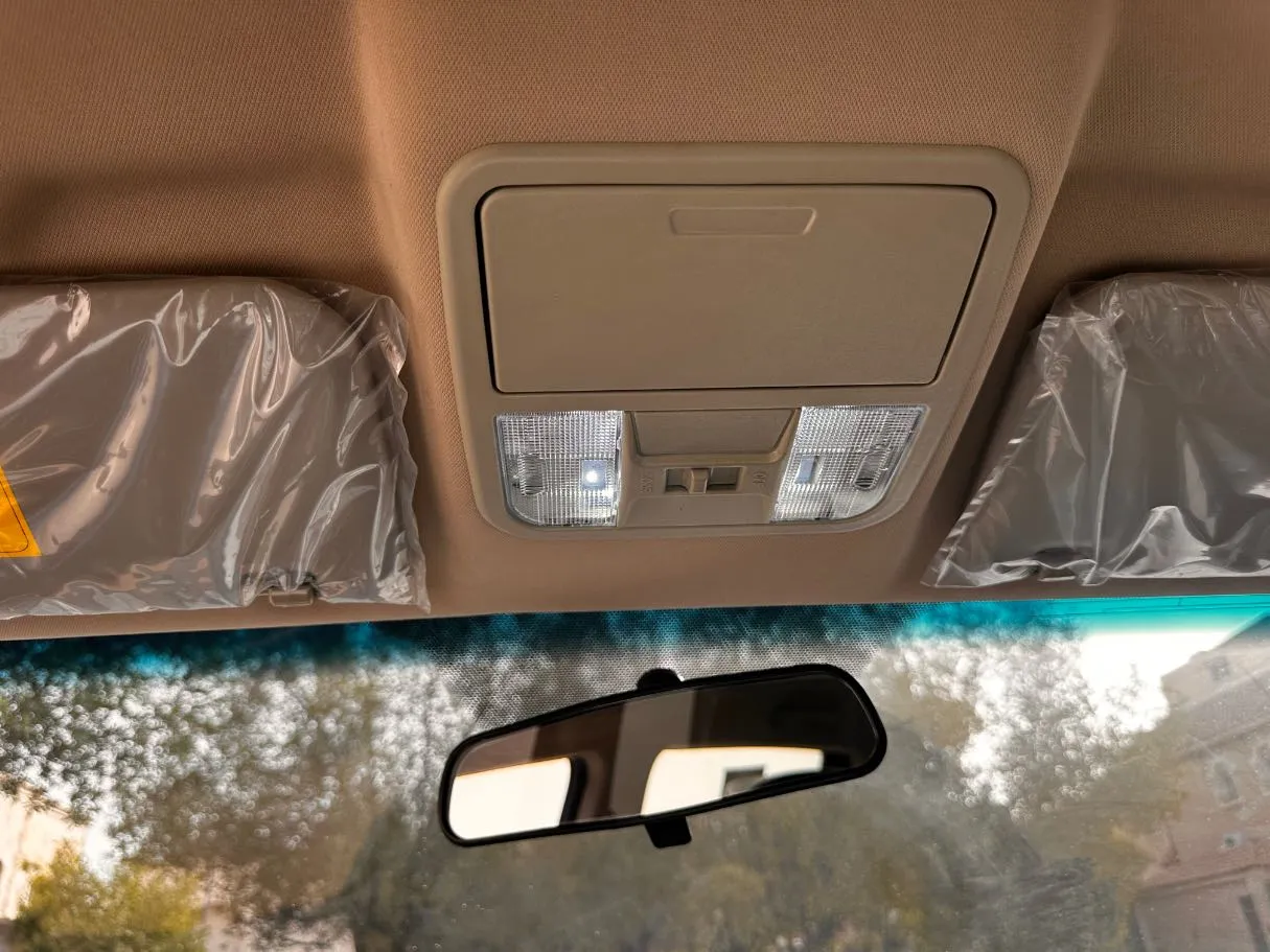 Car image 21