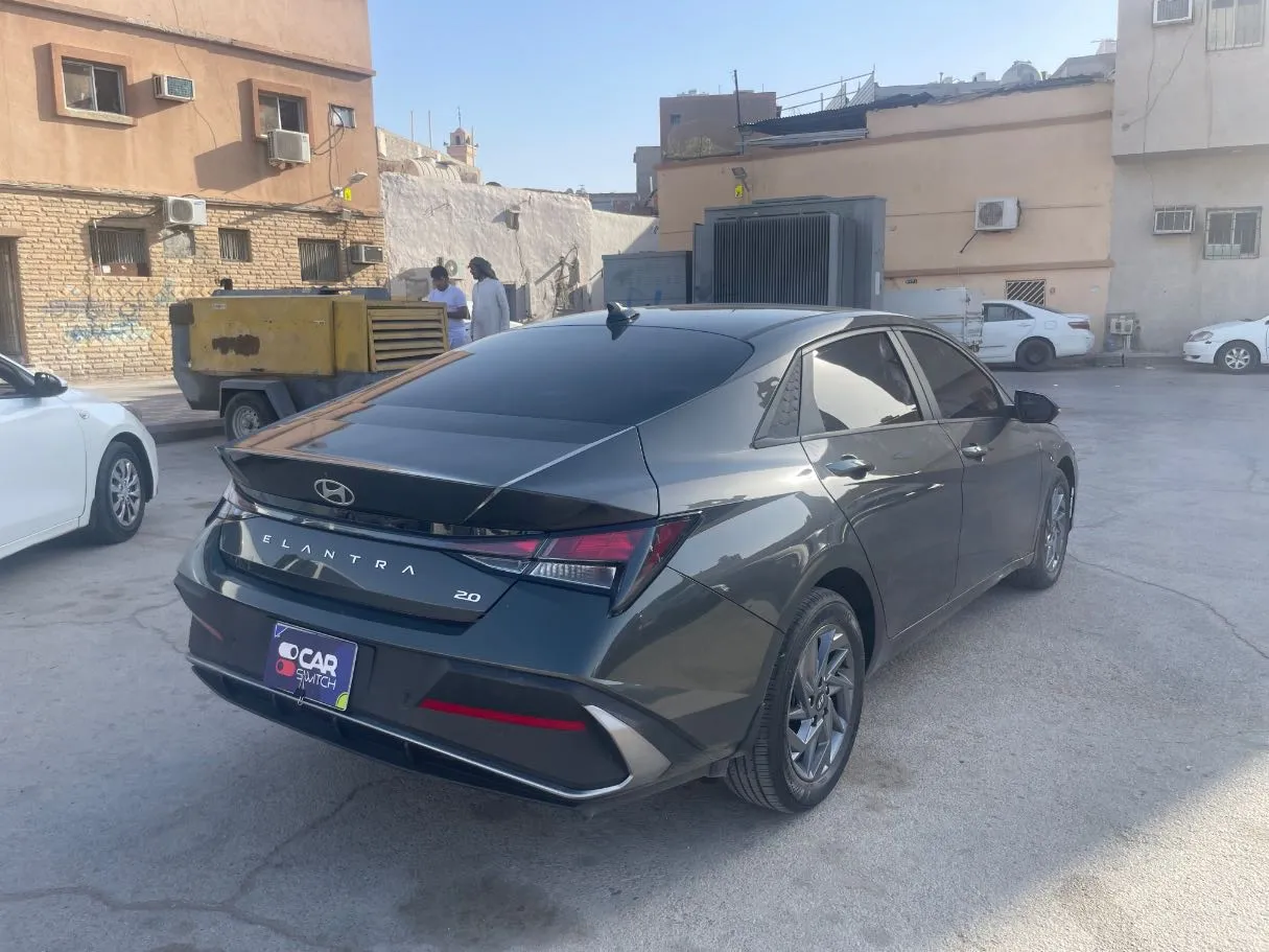 Car image 5