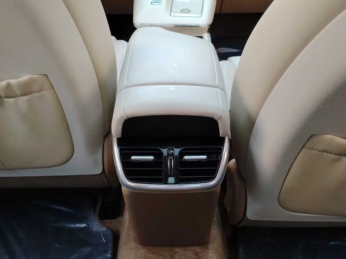 Car image 33