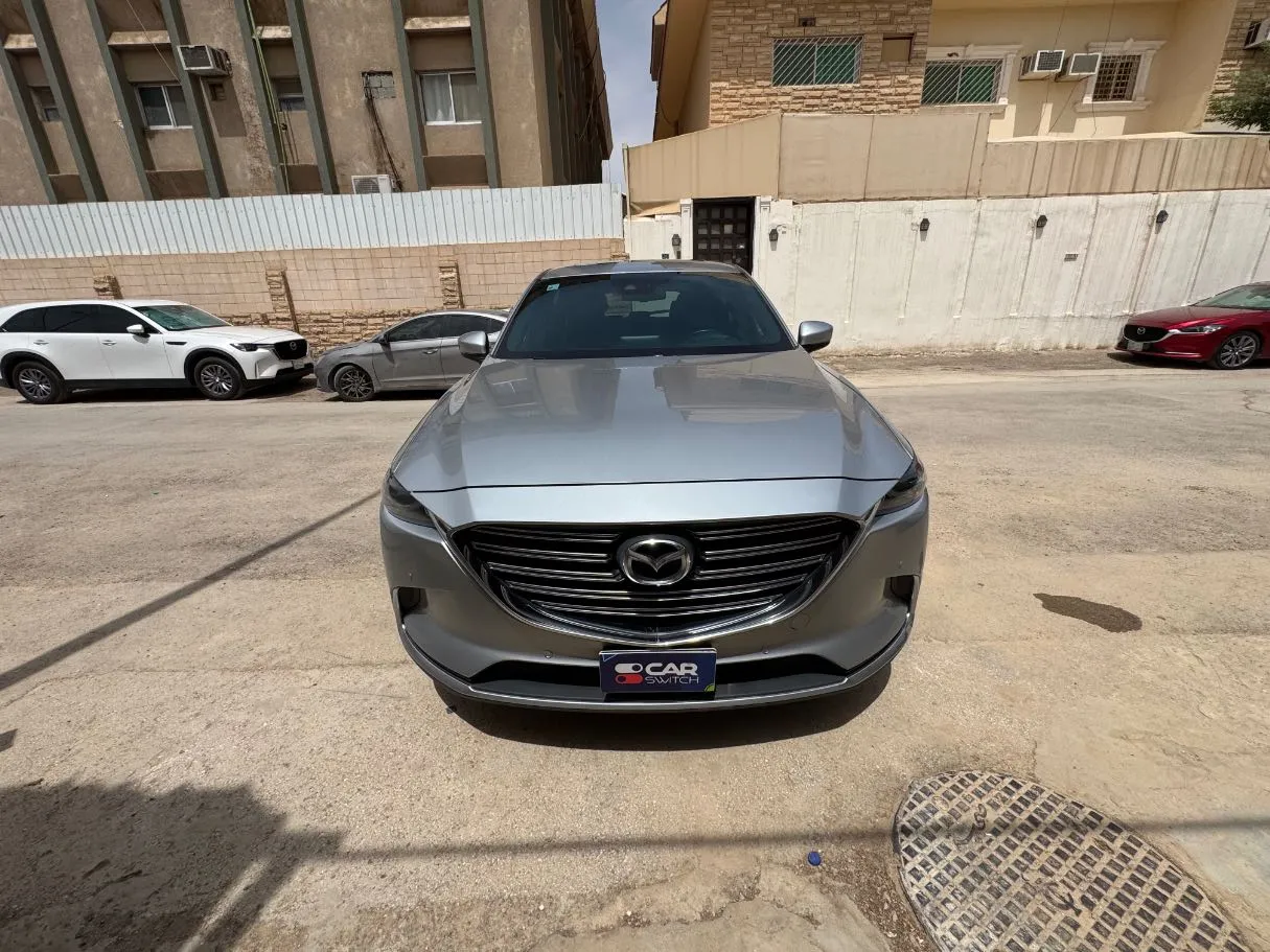 Car image 2